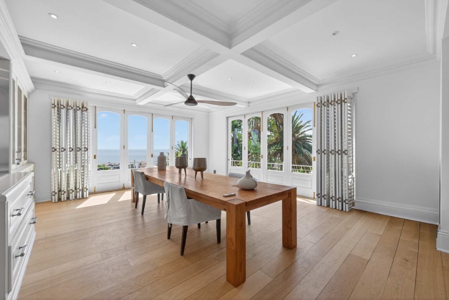 5 Bedroom Property for Sale in Fresnaye Western Cape